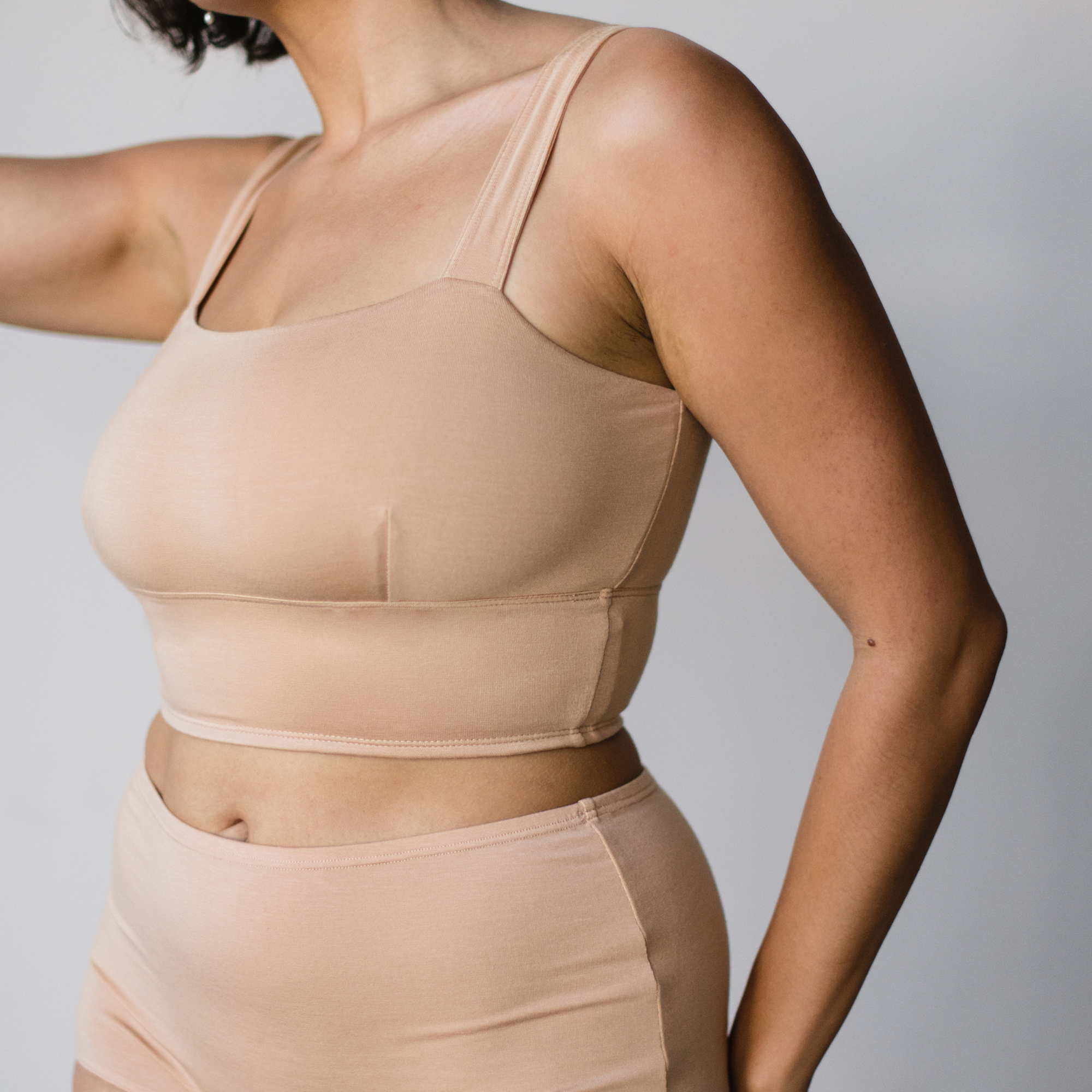 square neck bra in ada front view model